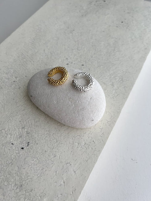 caviar earcuff